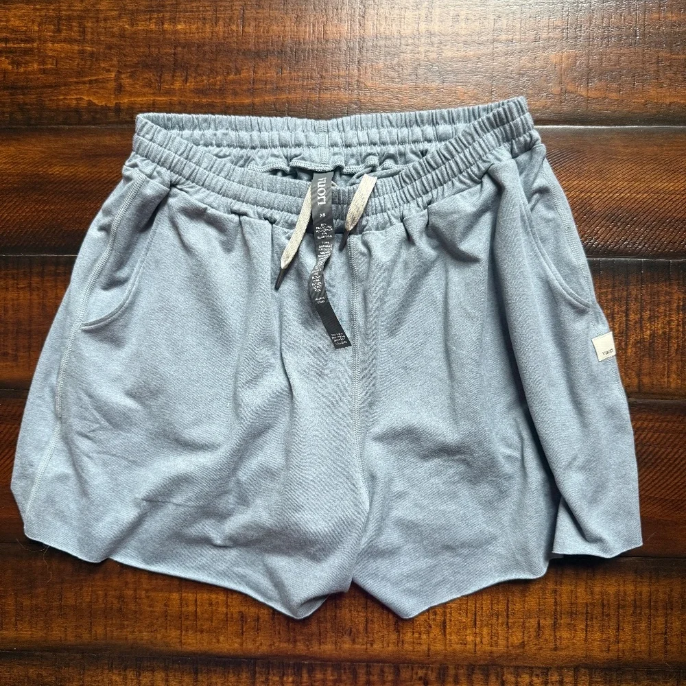 Vuori Shorts Size XS, Stone Grey - Picture 2 of 4